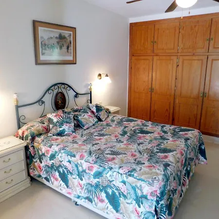 Casa El Paraiso Marbella * 에스테포나